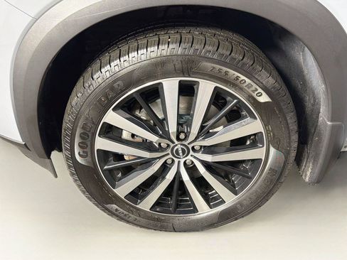 Used 2024 Nissan Pathfinder Platinum AWD/4WD image 34