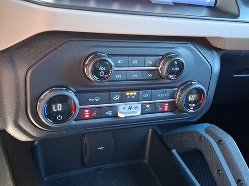 Certified 2023 Ford Bronco Wildtrak AWD/4WD image 18