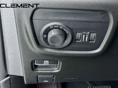 Used 2023 Jeep Grand Cherokee L Laredo AWD/4WD image 13