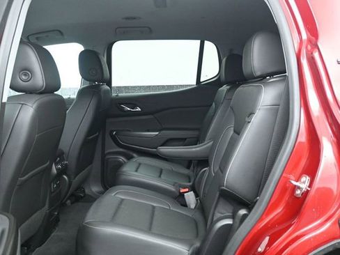 Used 2023 GMC Acadia SLT w/ Elevation Edition image 5