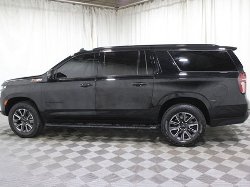 Used 2024 Chevrolet Suburban Z71 w/ Luxury Package image 38