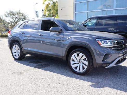 Used 2021 Volkswagen Atlas Cross Sport SE w/ Panoramic Sunroof Package image 11