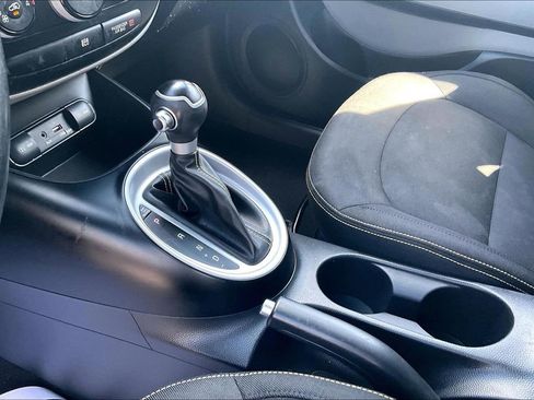Used 2016 Kia Soul + FWD image 17