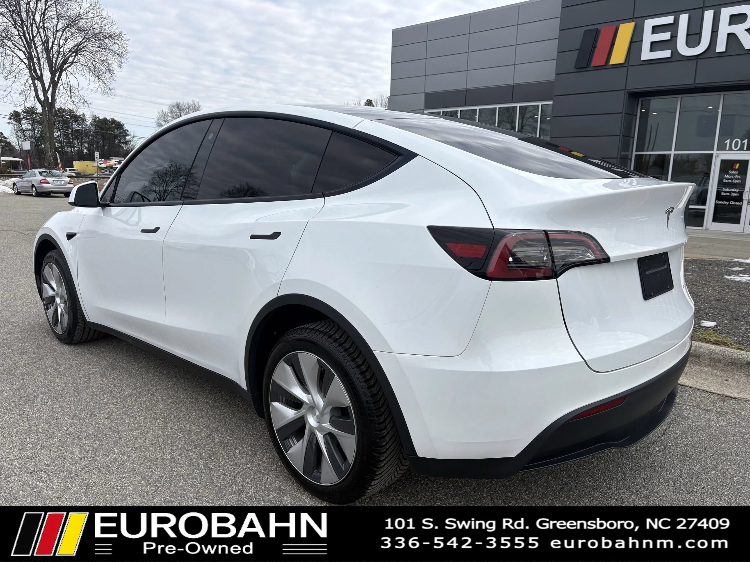 Used 2023 Tesla Model Y Long Range AWD/4WD image 28