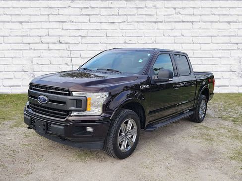 Used 2018 Ford F150 XLT w/ Equipment Group 302A Luxury image 4