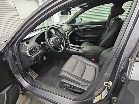 Used 2019 Honda Accord Sport image 9