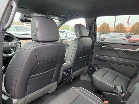 New 2026 GMC Acadia Denali w/ Super Cruise Package image 13