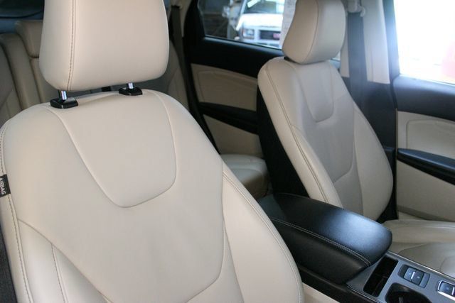 Used 2021 Ford Edge Titanium w/ Cargo Accessory Package AWD/4WD image 10