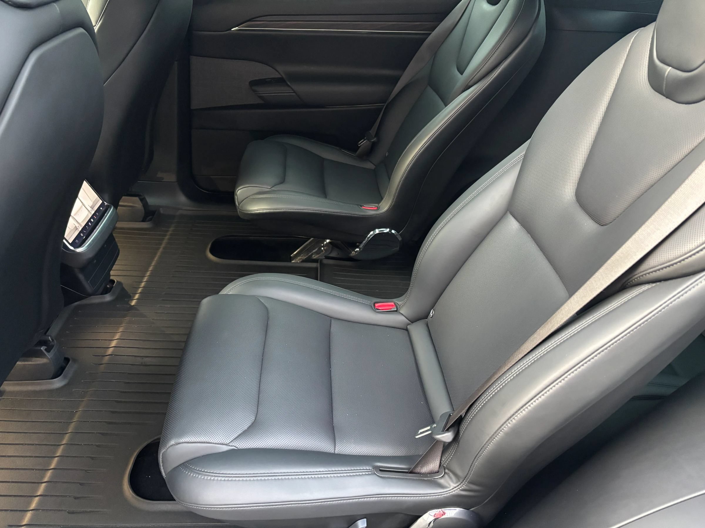 Used 2024 Tesla Model X AWD/4WD image 14
