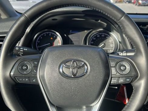 Used 2018 Toyota Camry L image 36