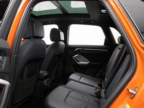 Used 2025 Audi Q3 2.0T Premium image 12