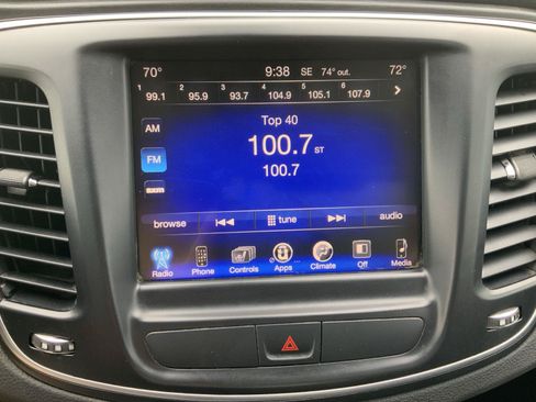 Used 2016 Chrysler 200 Limited w/ Anniversary Edition FWD image 29