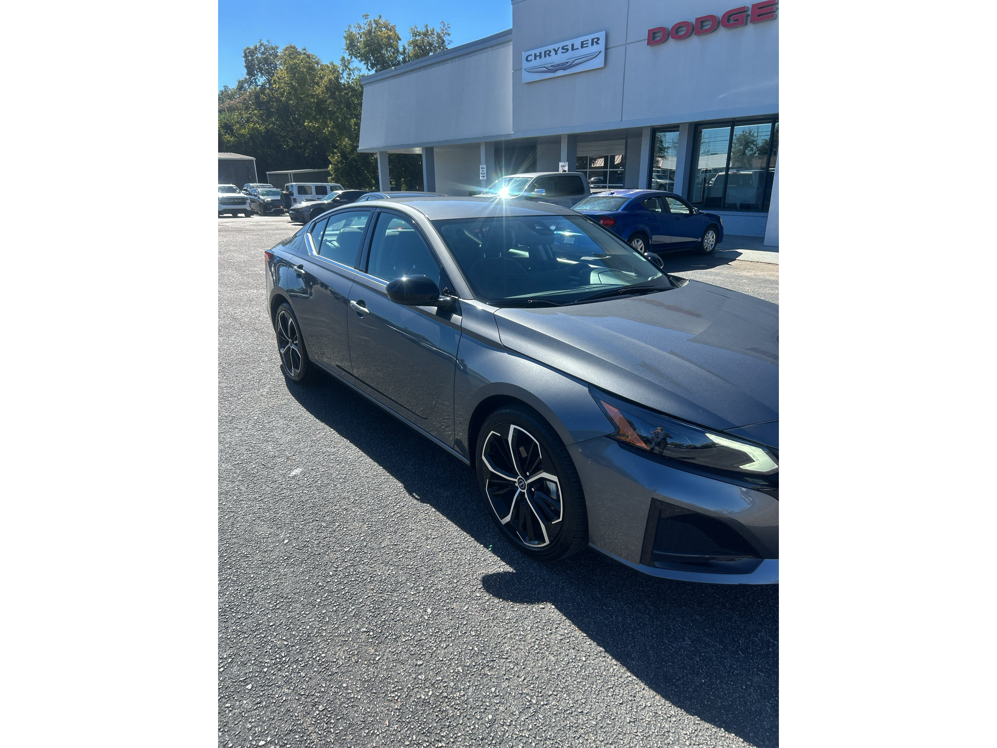 Used 2026 Nissan Altima 2.5 SR FWD image 2
