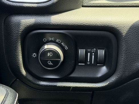 Used 2025 RAM 1500 Laramie AWD/4WD image 22