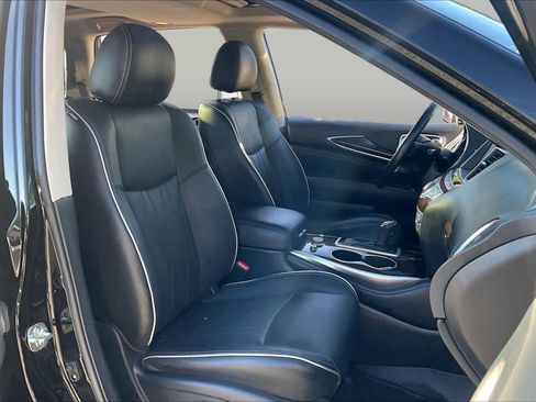 Used 2019 INFINITI QX60 Luxe w/ Sensory Package FWD image 9