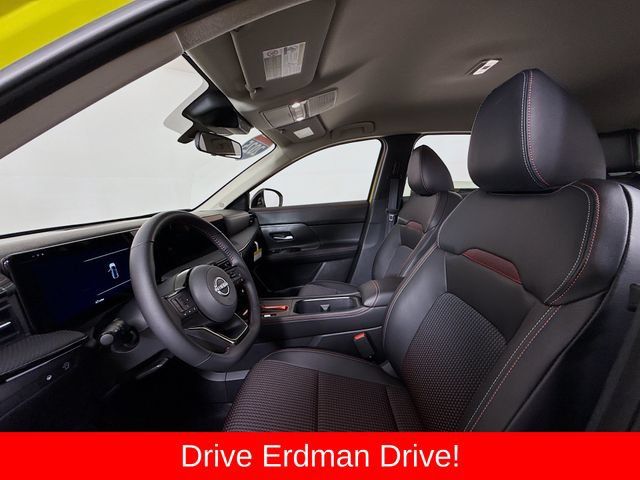 Used 2025 Nissan Kicks SR FWD image 6