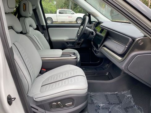 Used 2023 Rivian R1S Adventure image 38