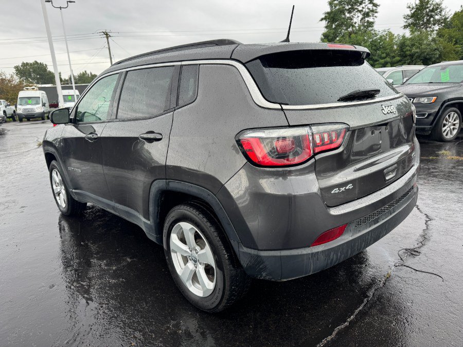 Used 2017 Jeep Compass Latitude w/ Popular Equipment Group AWD/4WD image 3