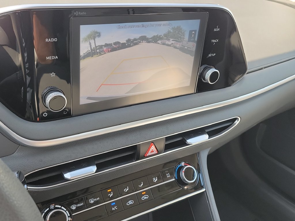 Used 2021 Hyundai Sonata SE w/ Preferred Accessory Package FWD image 15