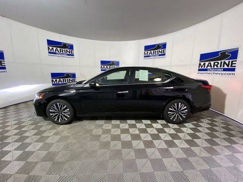 Used 2024 Nissan Altima 2.5 SV FWD image 13