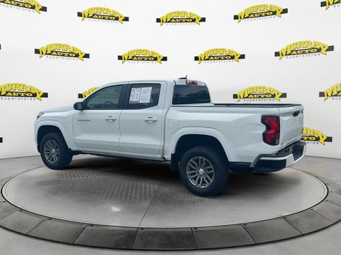 Used 2024 Chevrolet Colorado LT RWD image 3