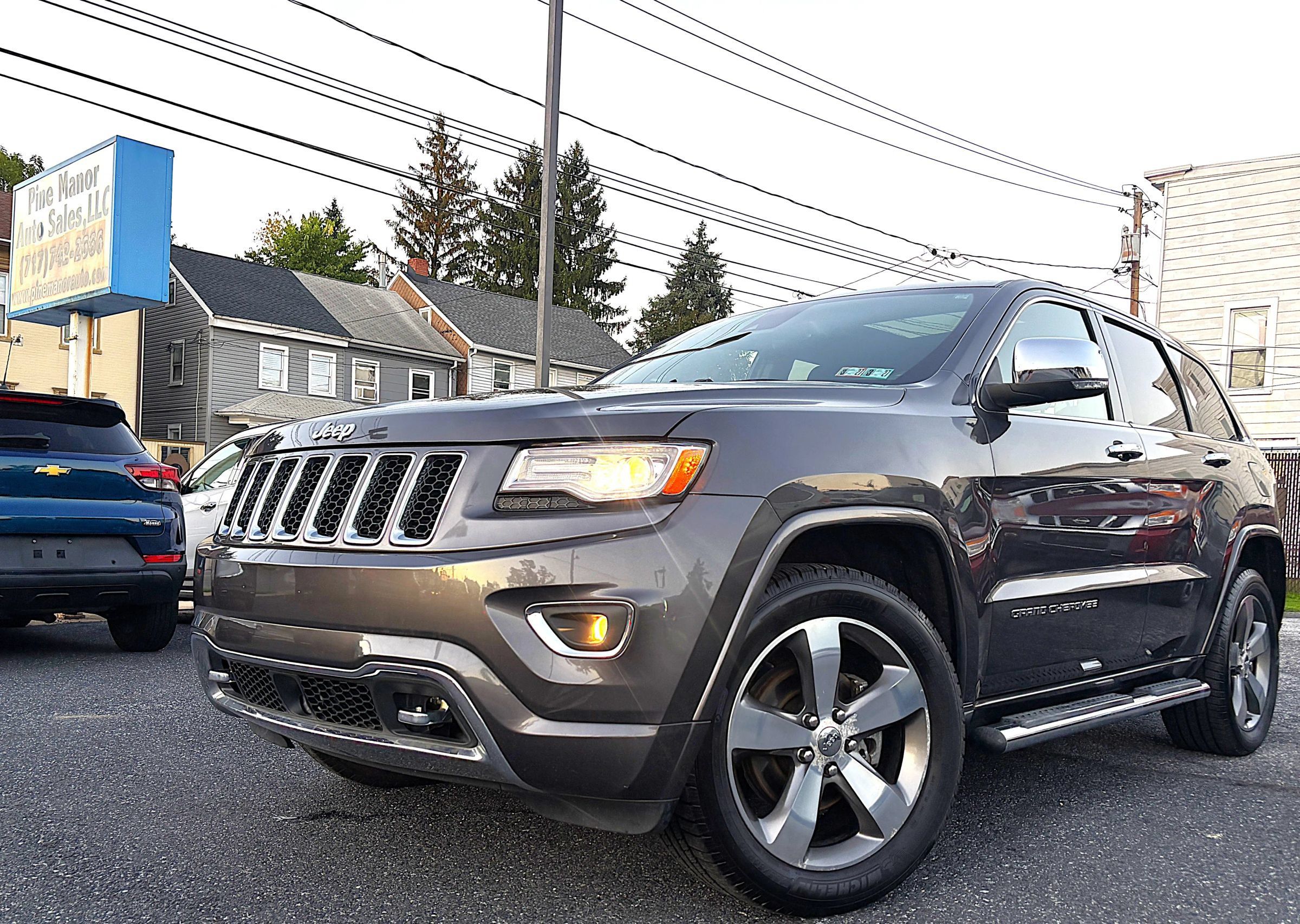 Used 2014 Jeep Grand Cherokee Overland AWD/4WD image 1
