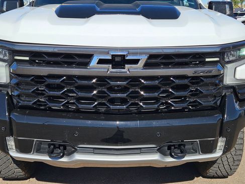 Certified 2025 Chevrolet Silverado 1500 ZR2 w/ Technology Package AWD/4WD image 9