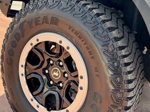 Used 2024 Ford Bronco Big Bend w/ Sasquatch Package AWD/4WD image 18
