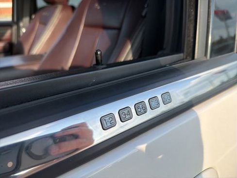 Used 2016 Ford Expedition Platinum RWD image 10