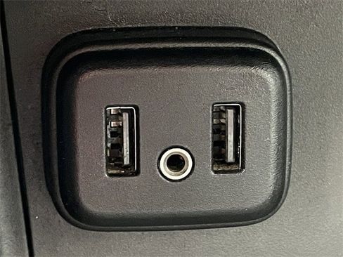 Used 2022 Chevrolet Colorado Z71 image 20