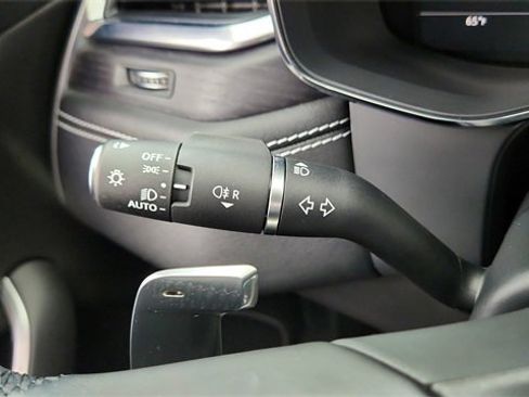 Used 2025 Jaguar F-PACE R-Dynamic S image 39