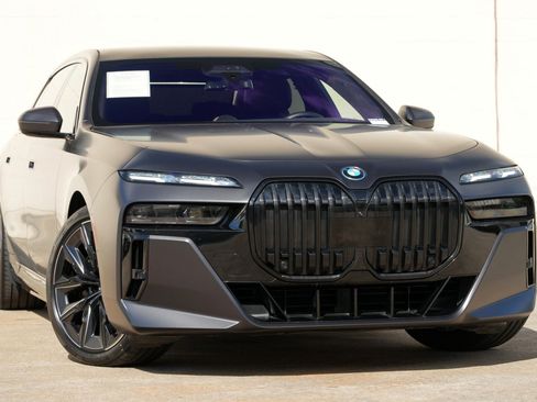 Used 2023 BMW i7 xDrive60 AWD/4WD image 4