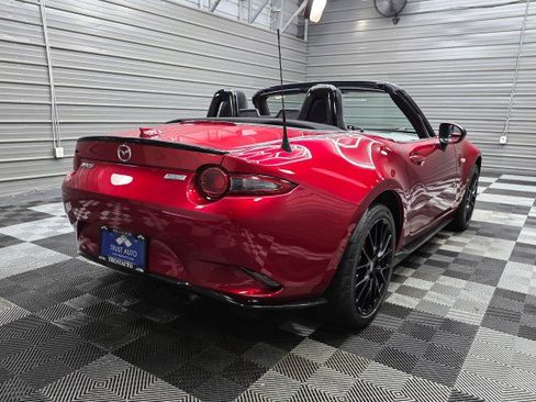 Used 2017 MAZDA MX-5 Miata Club w/ Brembo/BBS Package RWD image 6