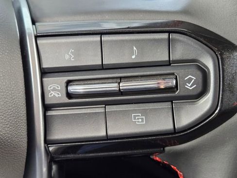 Used 2024 Chevrolet Colorado Z71 w/ Z71 Convenience Package 2 image 27