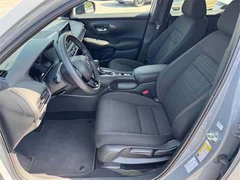 Used 2025 Honda HR-V Sport image 9