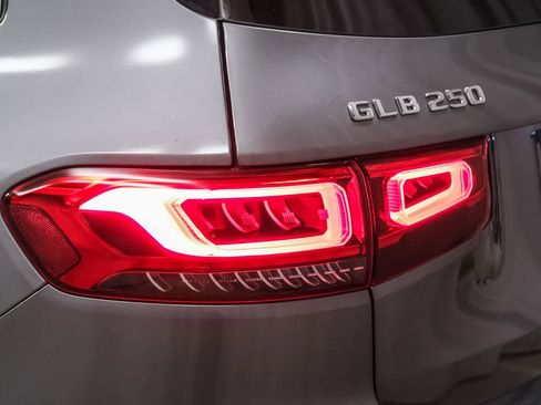 Certified 2023 Mercedes-Benz GLB 250 4MATIC image 7