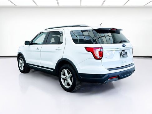 Used 2019 Ford Explorer XLT w/ Equipment Group 201A image 6