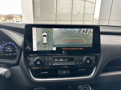 Used 2024 Toyota Grand Highlander Platinum image 39