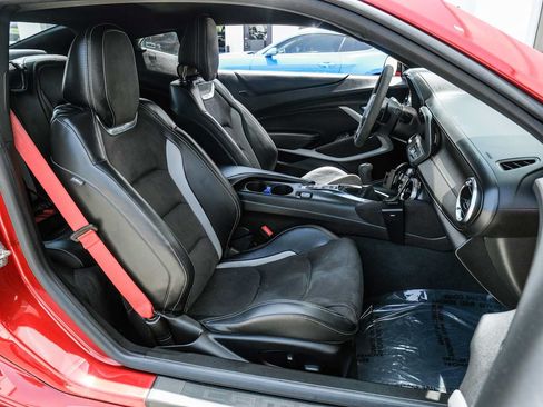 Used 2022 Chevrolet Camaro SS RWD image 27