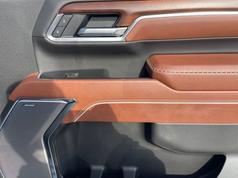 Certified 2025 GMC Sierra 2500 Denali Ultimate w/ Max Trailering Package image 28