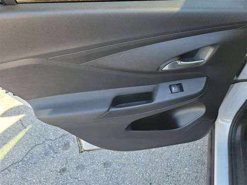 Used 2024 Buick Envista Preferred w/ Convenience I Package image 9