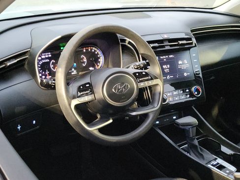 Certified 2023 Hyundai Tucson SE image 6