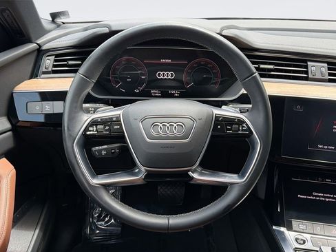 Used 2024 Audi Q8 e-tron Premium AWD/4WD image 8