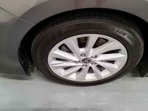 Used 2022 Toyota Camry LE image 34