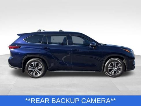 Used 2021 Toyota Highlander XLE image 7