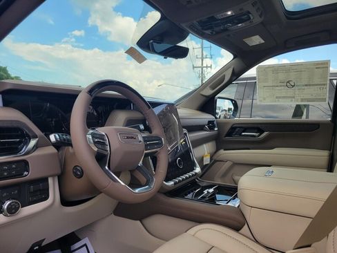 New 2026 GMC Yukon Denali w/ Denali Reserve Package RWD image 8