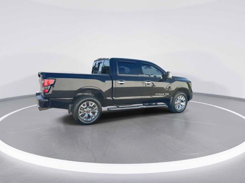 Used 2020 Nissan Titan SL w/ Moonroof Package AWD/4WD image 8
