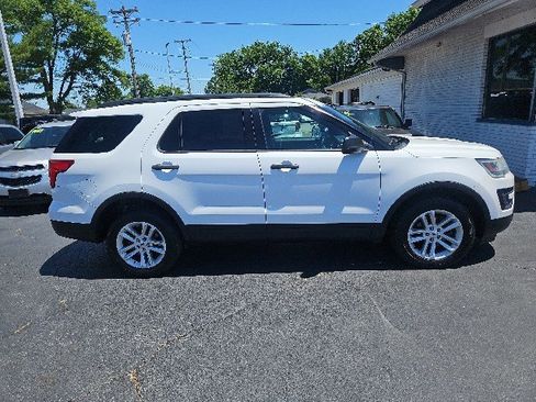 Used 2016 Ford Explorer 4WD image 2