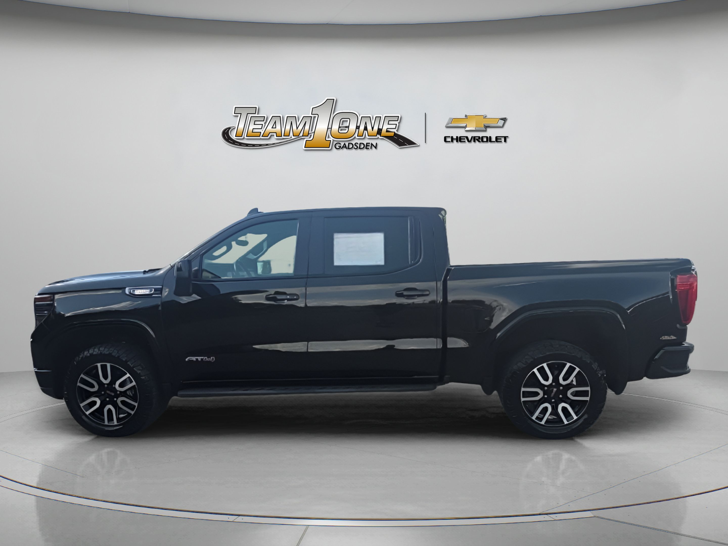 Used 2023 GMC Sierra 1500 AT4 w/ AT4 Premium Package AWD/4WD image 5
