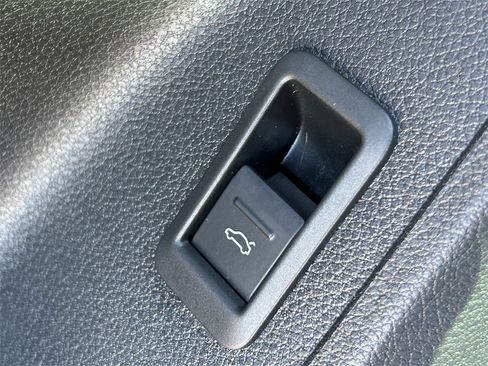 Used 2025 Audi Q3 2.0T Premium image 20